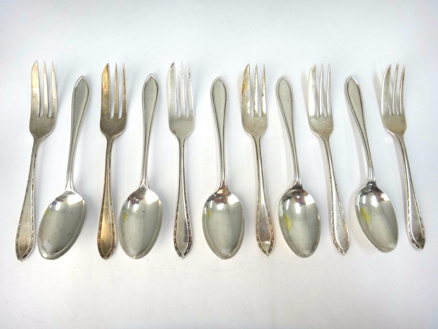 Appraisal: A set of six silver bead and dart pattern pastry