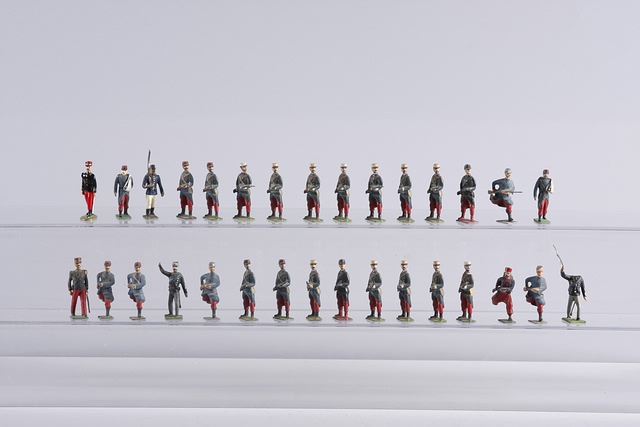 Appraisal: Lot of figures representing French Foreign Legion and Infantry mostly