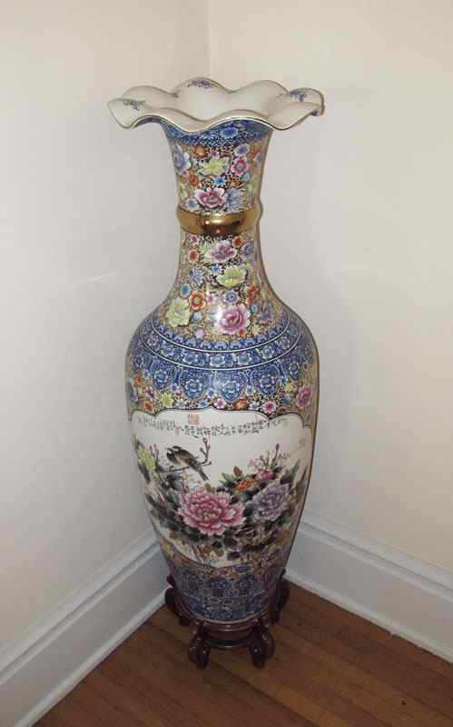 Appraisal: PALATIAL CHINESE PORCELAIN FLOOR VASE Profusely decorated with floral and