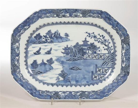 Appraisal: AN OCTAGONAL PLATE China Qianlong period L cm