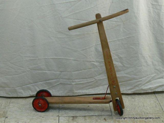 Appraisal: Vintage to 's Wood Child's Scooter - ready to ride