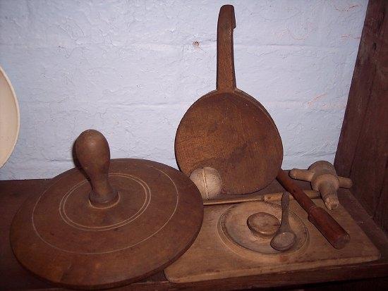 Appraisal: Sundry treen including spoons etc