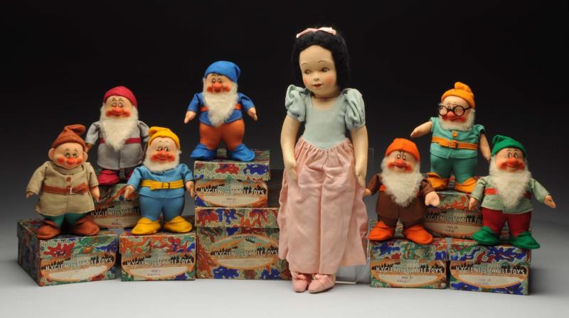 Appraisal: Wonderful Chad Valley Snow White Set All cloth Snow White