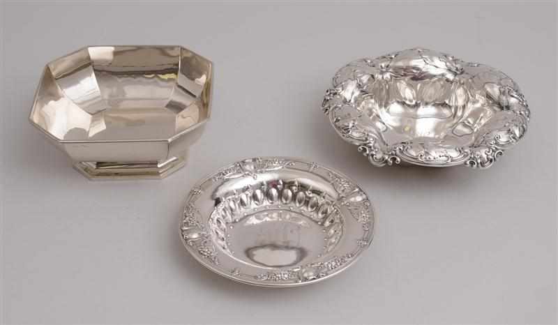 Appraisal: THREE AMERICAN SILVER FRUIT BOWLS Comprising a monogrammed Whiting bowl