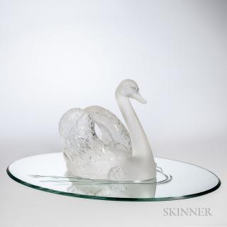 Appraisal: Lalique Swan Art glass France th century Etched colorless form