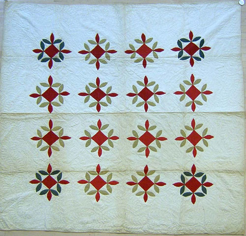 Appraisal: Applique floral pattern quilt th c x