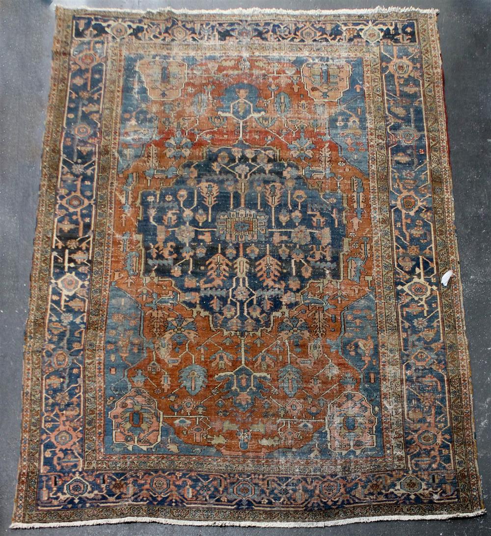 Appraisal: ANTIQUE LARGE HERIZ SERAPI WOOL RUG having turkish knots approx