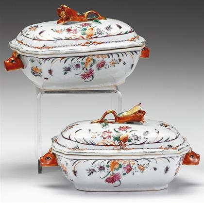 Appraisal: Pair of small Chinese export covered tureens qianlong period The