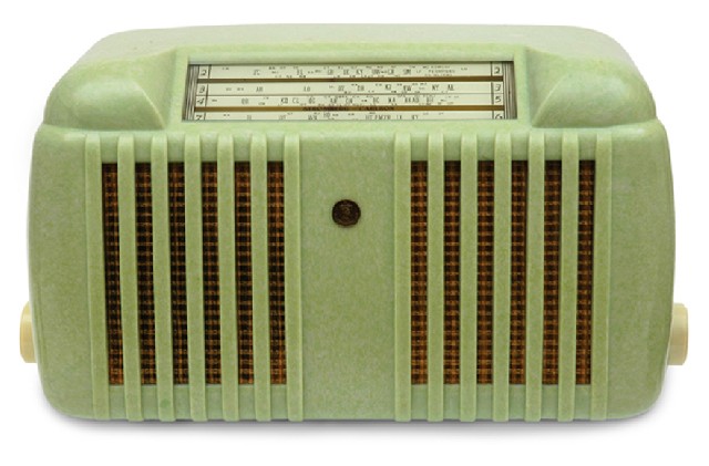 Appraisal: Stromberg Carlson Maestro circa green eggshell case with white knobs