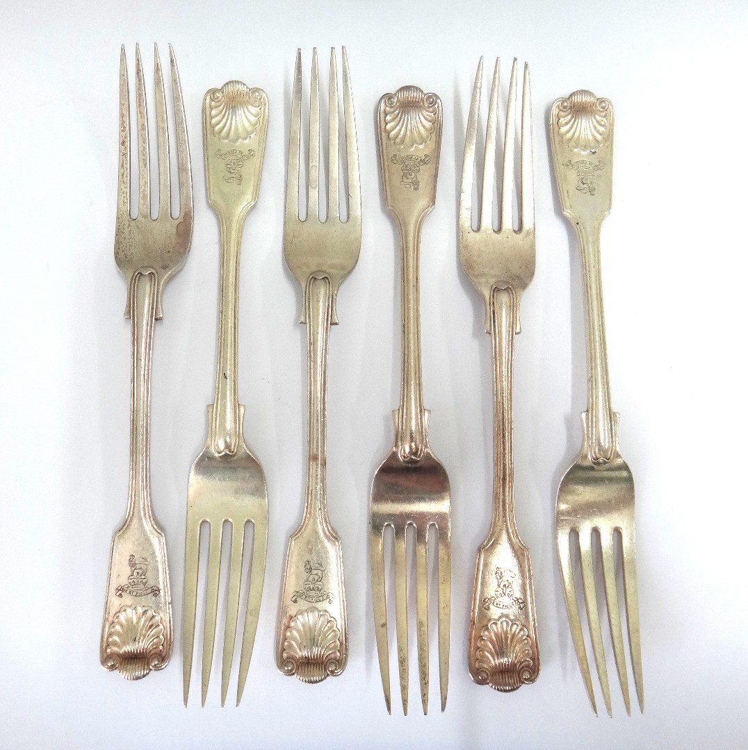 Appraisal: A set of six Edwardian silver fiddle thread and shell