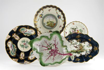 Appraisal: Three Worcester plates variously decorated with exotic birds and a