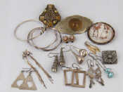 Appraisal: A mixed lot of white metal tests silver and costume