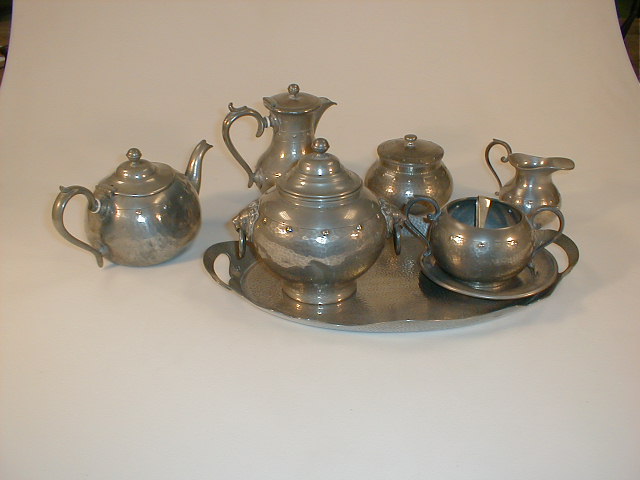 Appraisal: A quantity of Baronial hammered pewter