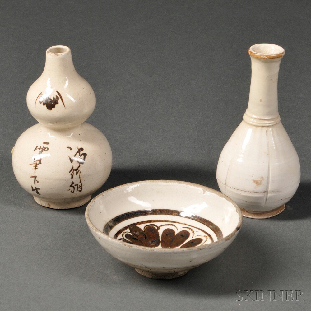 Appraisal: Three Cizhou Wares China Song Dynasty style a small white