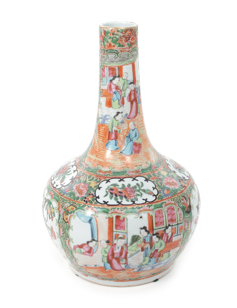 Appraisal: Chinese rose medallion porcelain vase Qing dynasty or Republic period