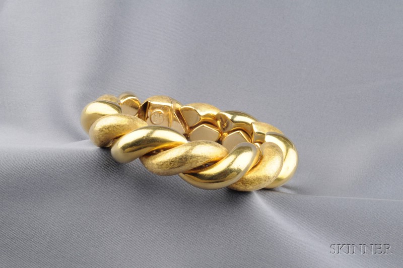 Appraisal: kt Gold Bracelet of arched textured and polished links dwt