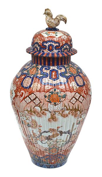 Appraisal: A LARGE JAPANESE IMARI VASE AND COVER TAISHO PERIOD CIRCA