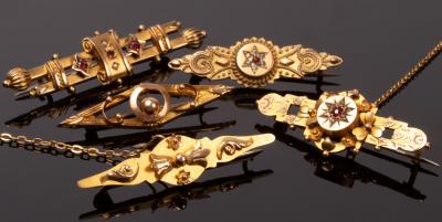 Appraisal: Five late Victorian Edwardian bar brooches set in ct gold