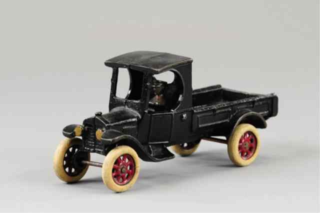 Appraisal: ARCADE MODEL 'T' OPEN BED TRUCK Cast iron painted in