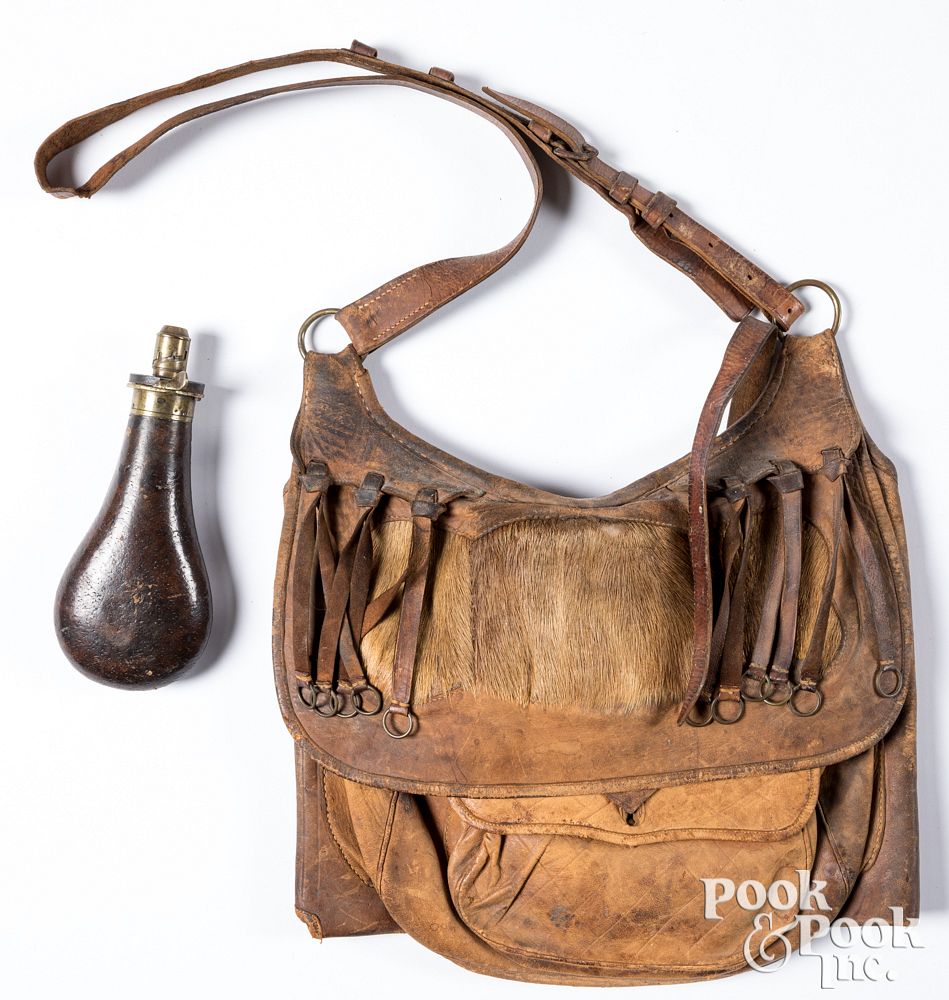 Appraisal: Leather hunting bag th c Leather hunting bag th c