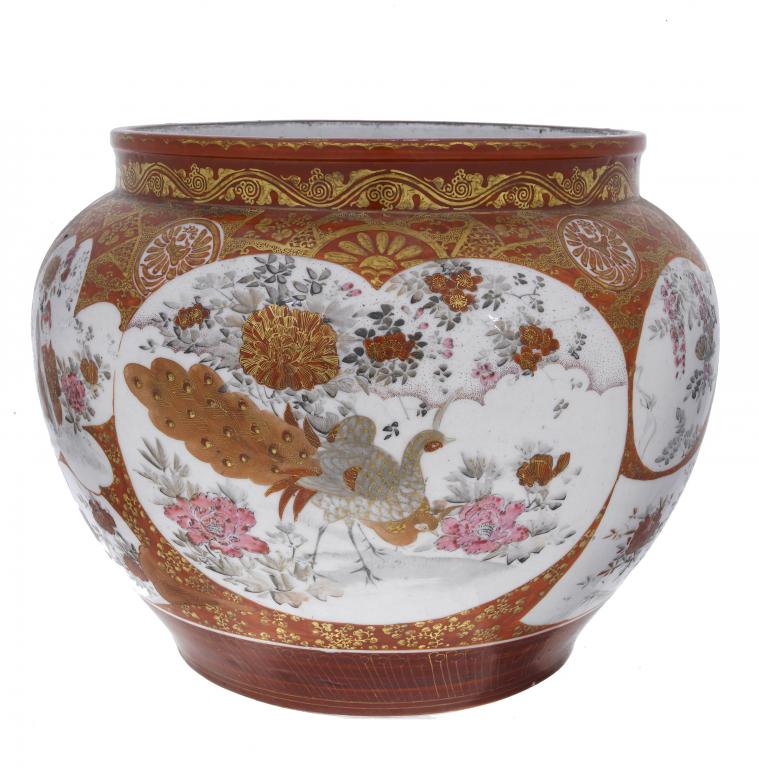 Appraisal: A KUTANI JARDINIERE enamelled in predominately iron red and gilt