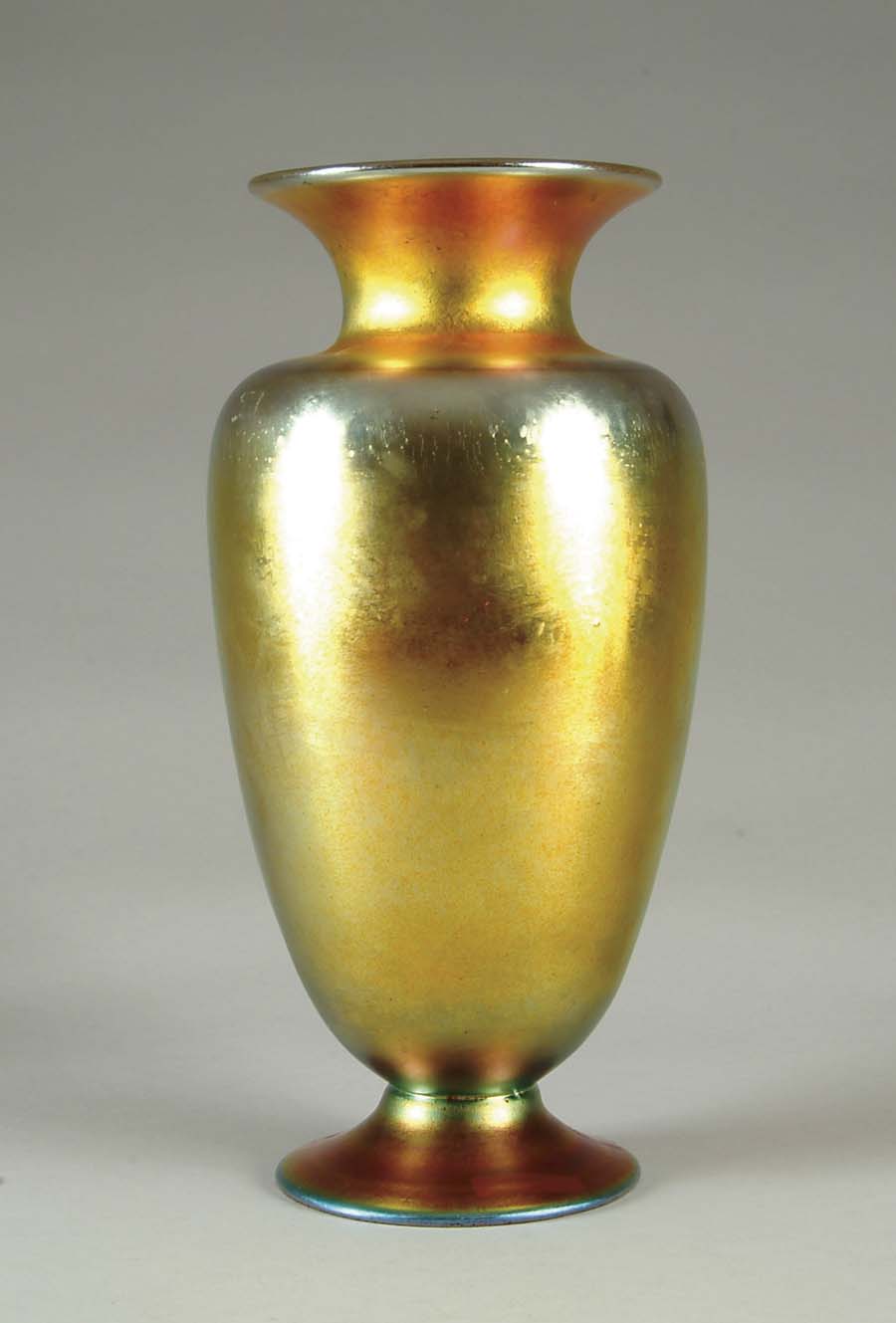 Appraisal: LARGE STEUBEN GOLD AURENE VASE Iridescent gold aurene urn shaped