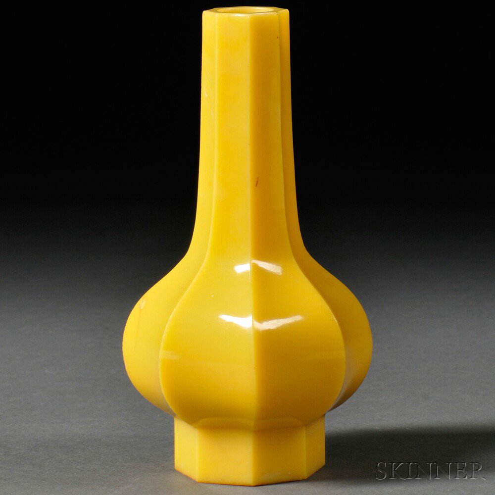 Appraisal: Yellow Peking Glass Small Vase China eight-sided garlic-shaped body with