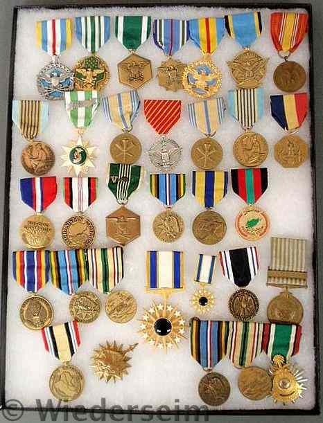 Appraisal: Cased tray of U S service medals spanning the last