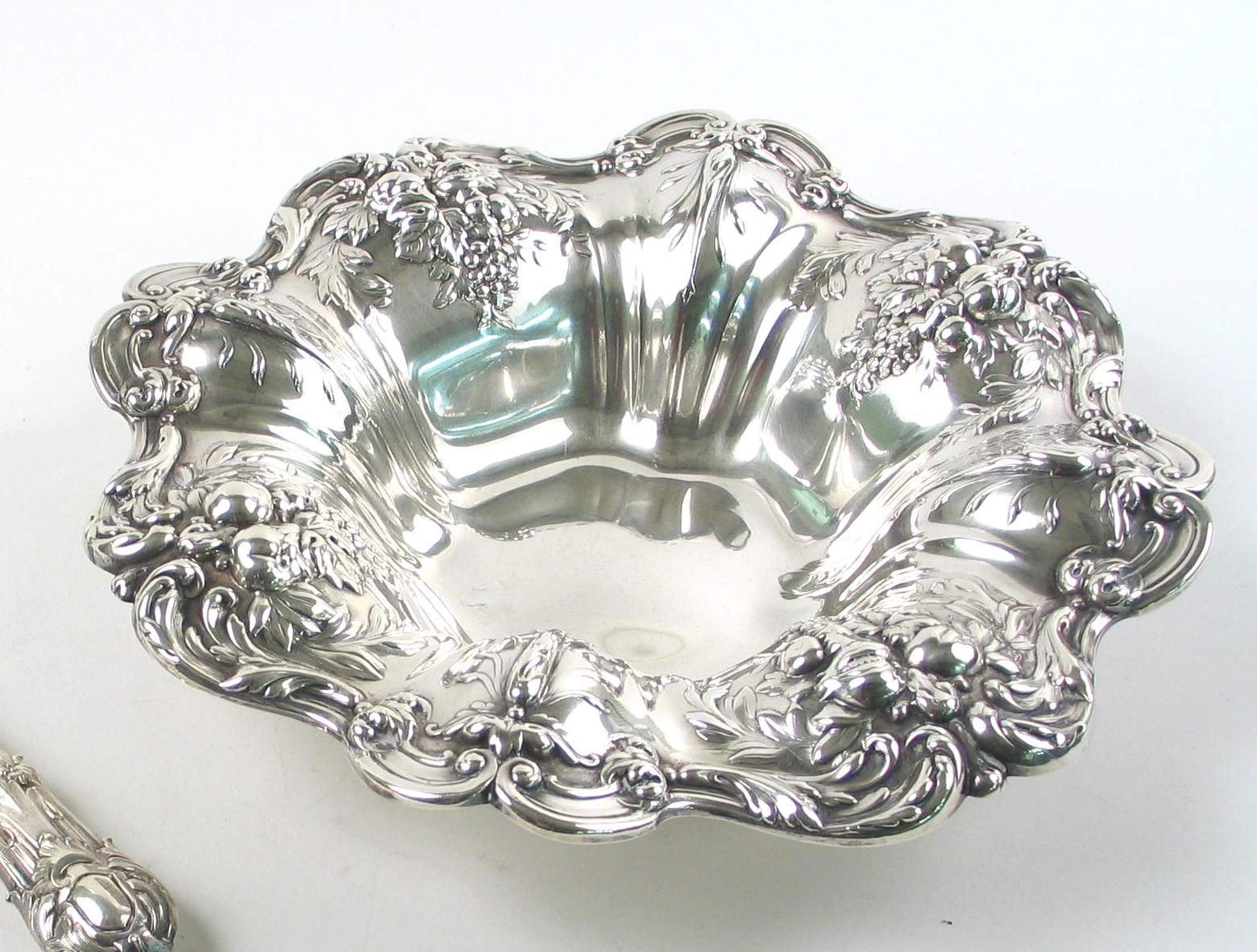 Appraisal: A HEAVY REED BARTON STERLING SILVER BOWL Francis I pattern