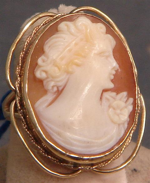 Appraisal: K YG carved shell cameo portrait ring size dwt Estimate