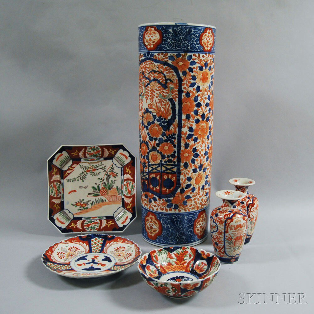 Appraisal: Six Imari Items Japan a pair of oviform vases ht