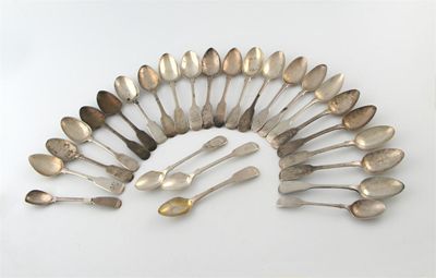 Appraisal: A collection of silver Fiddle pattern spoons various dates and