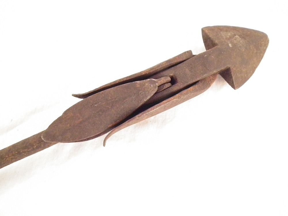 Appraisal: EXPERIMENTAL LEAF HARPOON Antique experimental iron whale harpoon with leaf