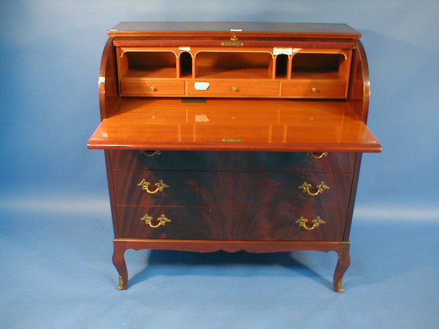 Appraisal: A large Georgian oak chest View in Old Saleroom -