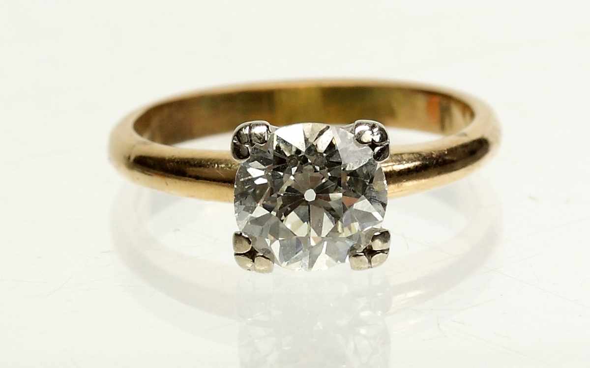 Appraisal: k Yellow Gold Solitaire Engagement Ring White gold box head