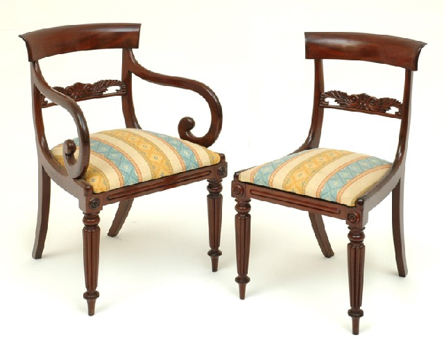 Appraisal: A SET OF SIX REGENCY MAHOGANY DINING CHAIRS Comprising four