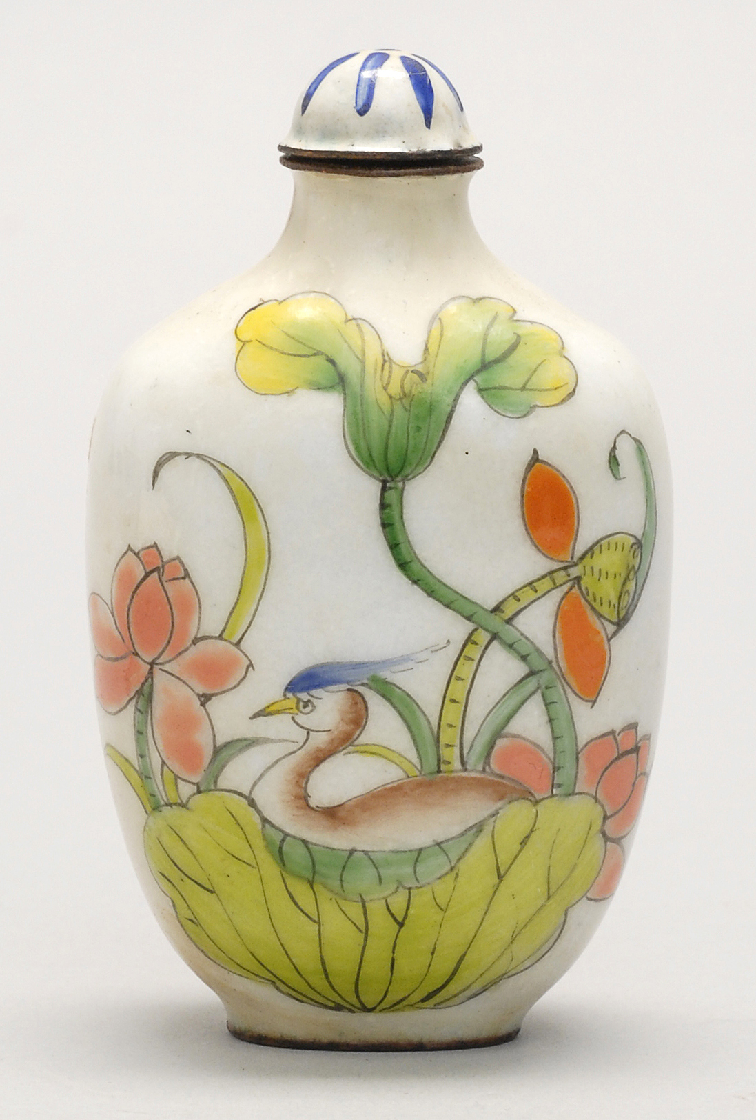 Appraisal: PAINTED ENAMEL SNUFF BOTTLE th CenturyIn spade shape with duck