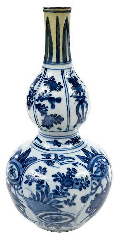 Appraisal: Early Blue and White Chinese Double Gourd Vase possibly Ming