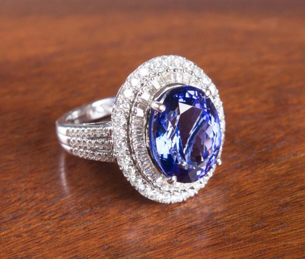 Appraisal: TANZANITE DIAMOND AND EIGHTEEN KARAT GOLD RING The k white