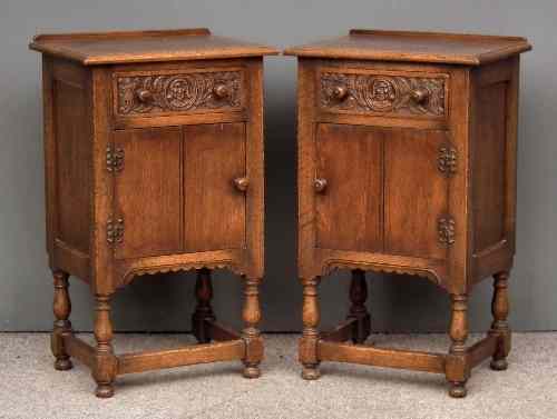 Appraisal: A pair of oak bedside cabinets of '' th Century''