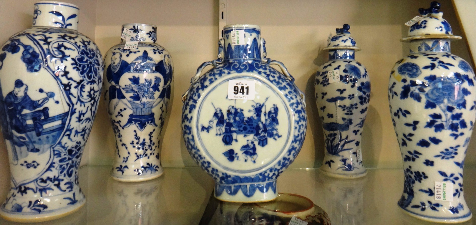 Appraisal: A group of Chinese blue and white porcelain late th