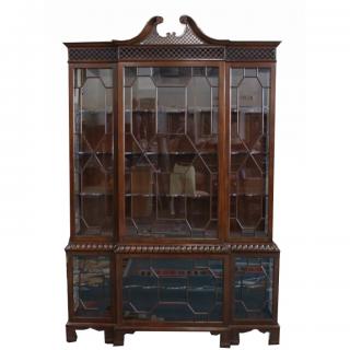 Appraisal: Baker Co Chippendale China Cabinet Baker Co Chippendale Style China