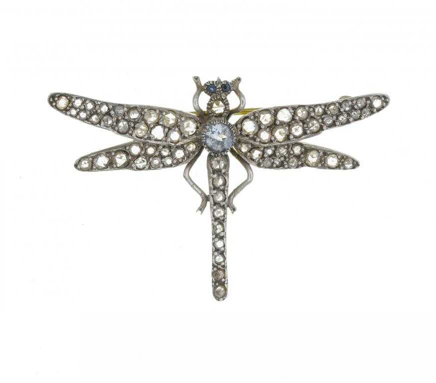 Appraisal: AN AQUAMARINE AND ROSE DIAMOND DRAGONFLY BROOCH with sapphire eyes