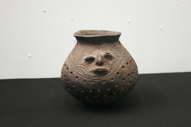 Appraisal: A sacred sago steam pot Papua New Guinea perforated terracotta