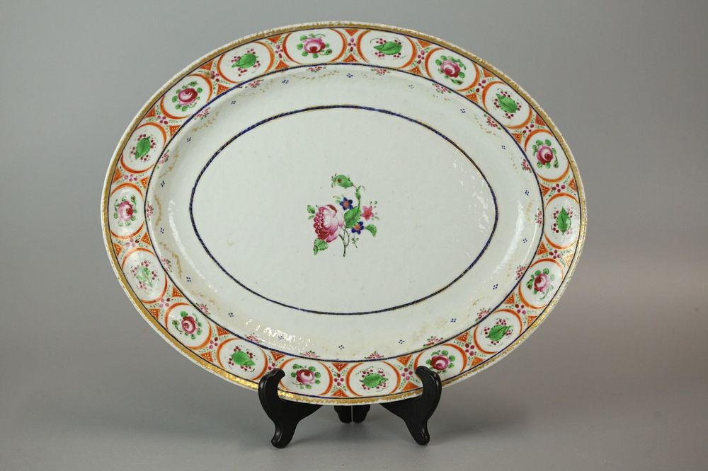 Appraisal: Chinese export porcelain platter possibly Qing dynasty floral motif in