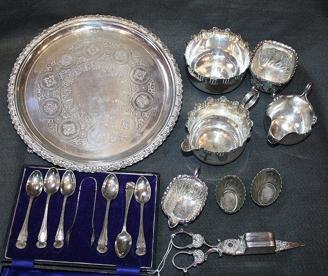 Appraisal: A QUANTITY OF SILVER PLATE TO INCLUDE a tray a