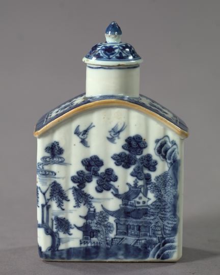 Appraisal: Chinese Export Blue and White Porcelain Tea Caddy fourth quarter