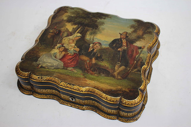 Appraisal: A TH CENTURY PAPIER MACHE BOX the lid painted with