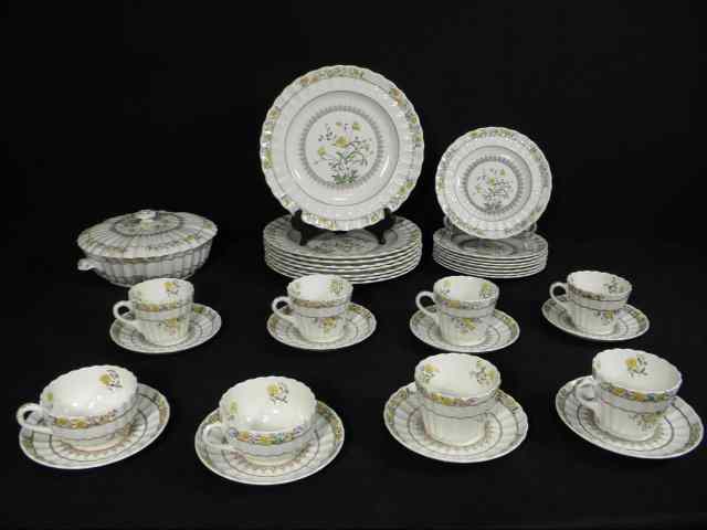 Appraisal: Copeland Spode porcelain dinnerware in the ''Buttercup'' pattern Includes total