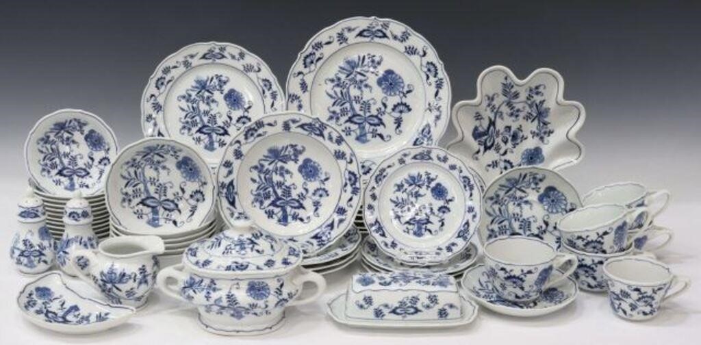 Appraisal: lot of Blue Danube Blue Onion dinner service Japan mid